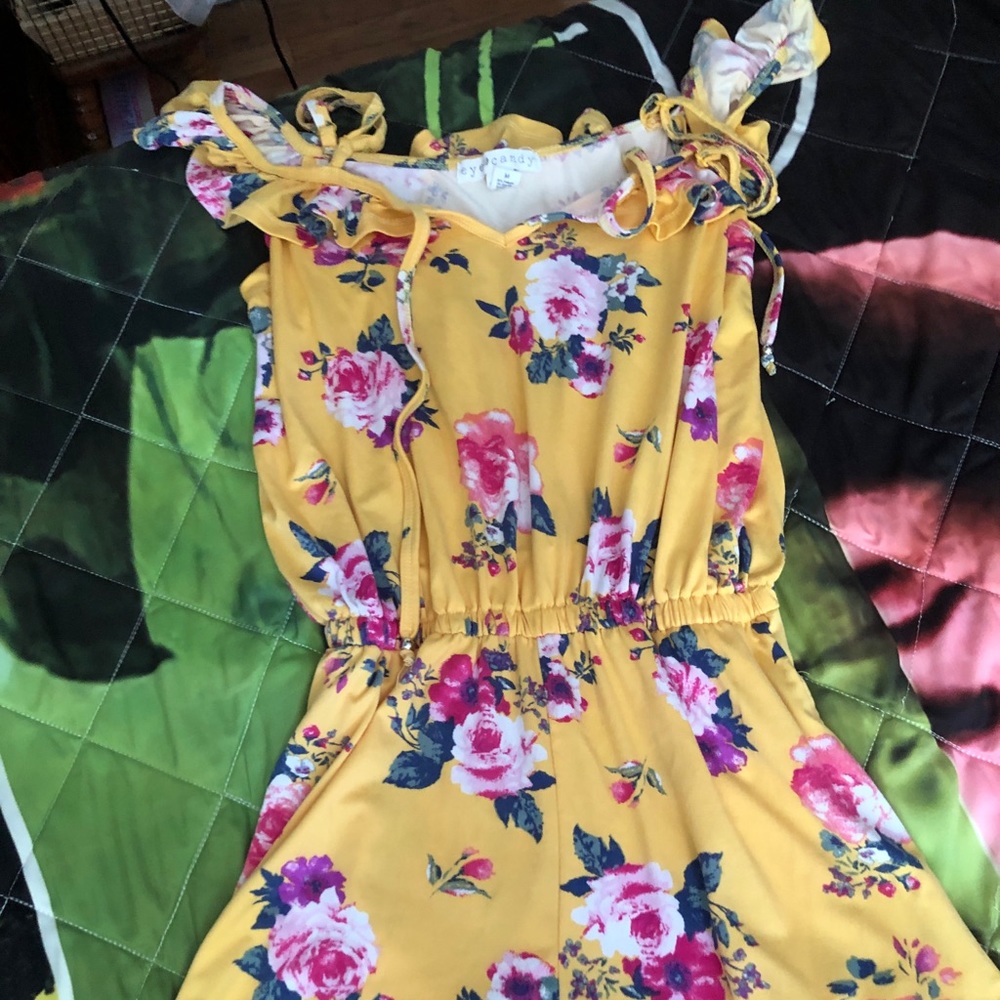 Juniors medium floral-yellow romper